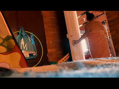 ❤️ Mijn oom volgt me naar de douche, hij neukt me terwijl ik een douche neem. ️❌ Super sex at us